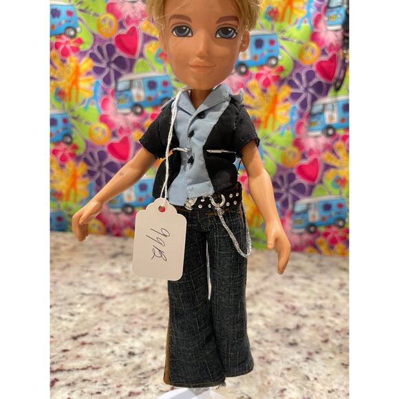 MGA Bratz Boyz Cameron Male Doll Dressed 20th Anniversary Lot 9 #99B - Picture 3 of 5